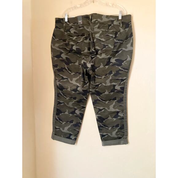 Torrid Women's Pants Cropped Aviator Camo Size 20 Twill Skinny NWT - Picture 7 of 10